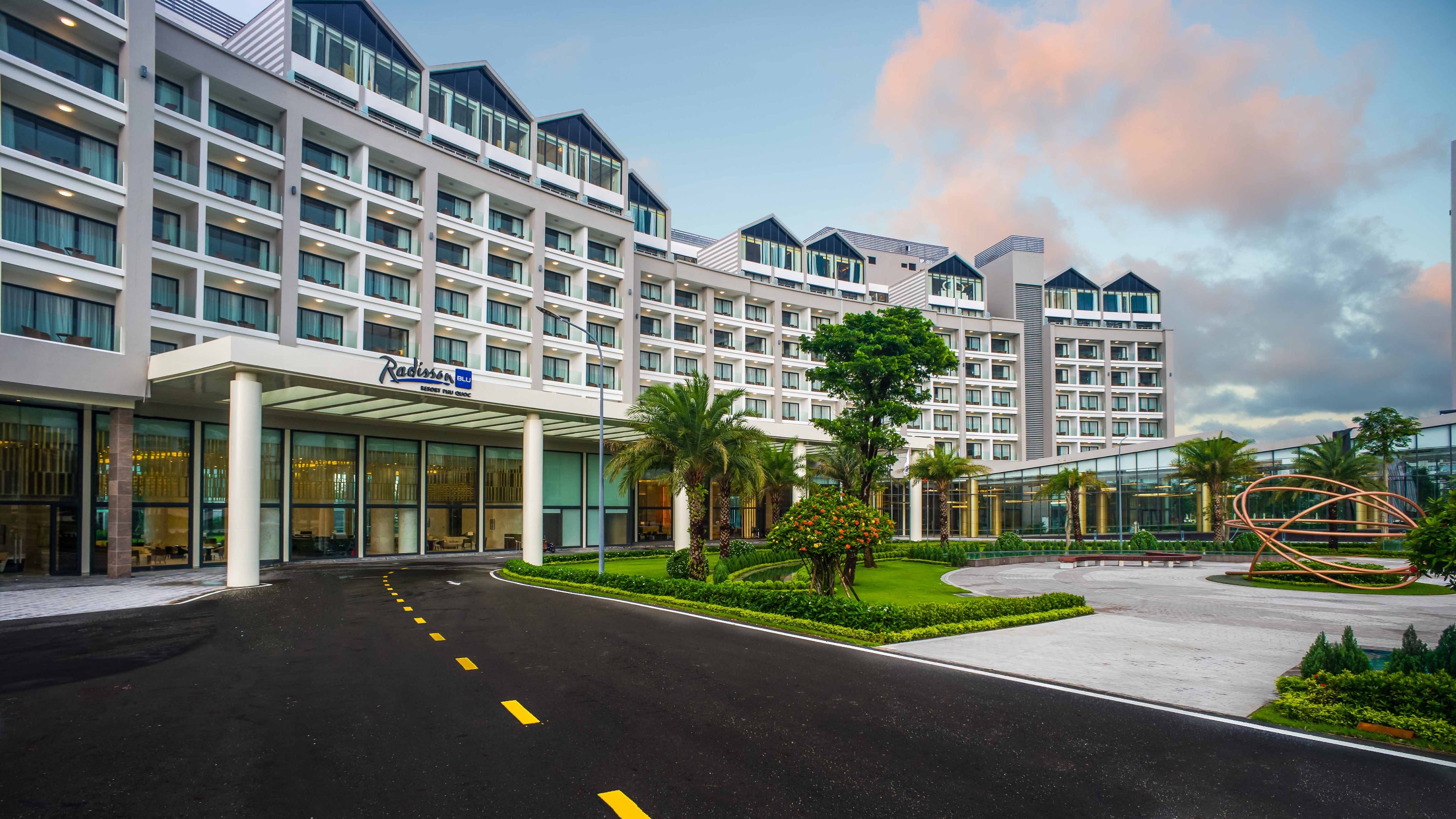 Radisson Blu Resort Phú Quốc01