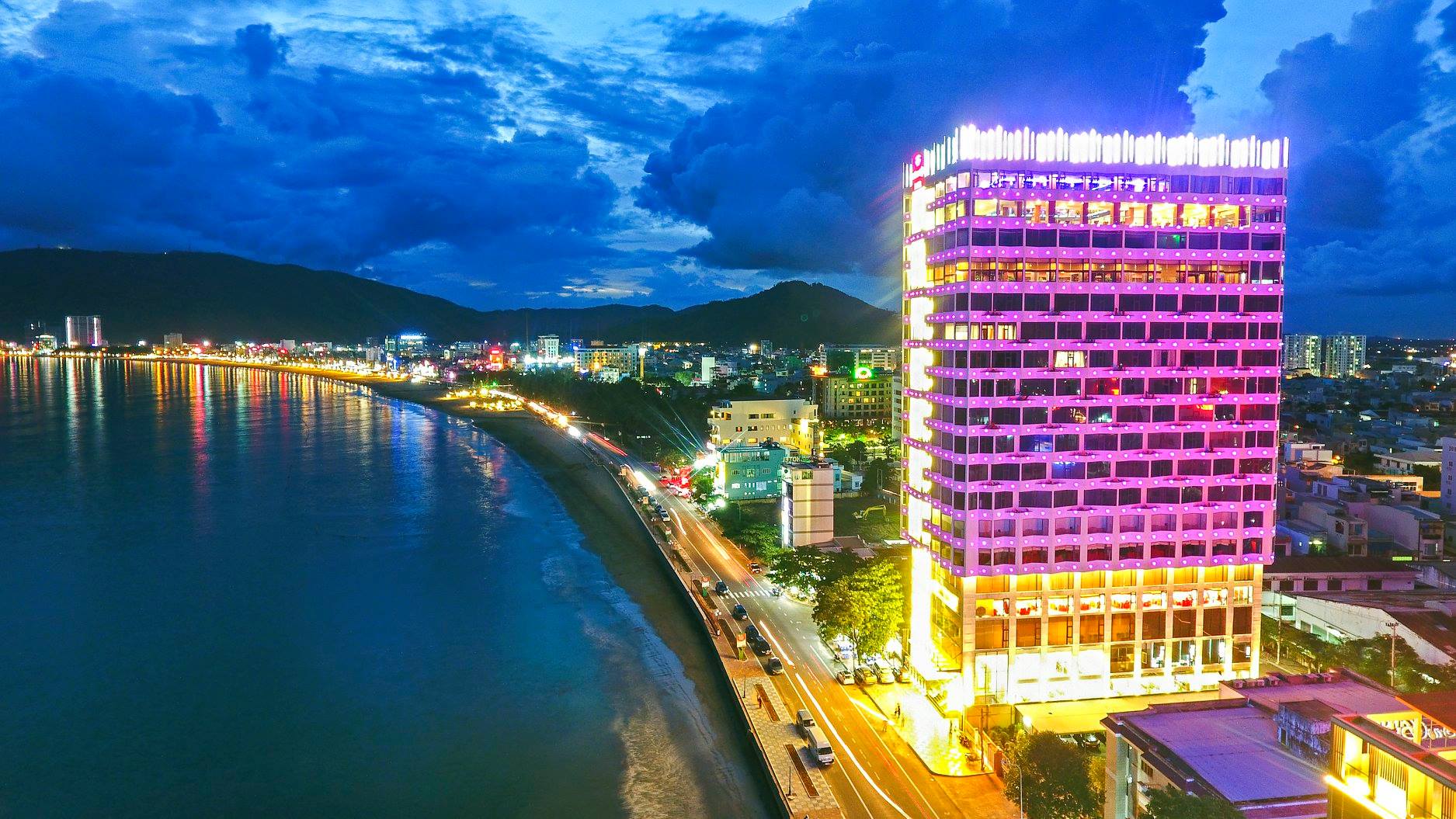 Khách sạn Hương Việt Quy Nhơn