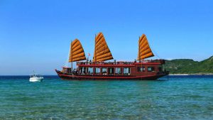 Du thuyền Emperor Cruise nha trang