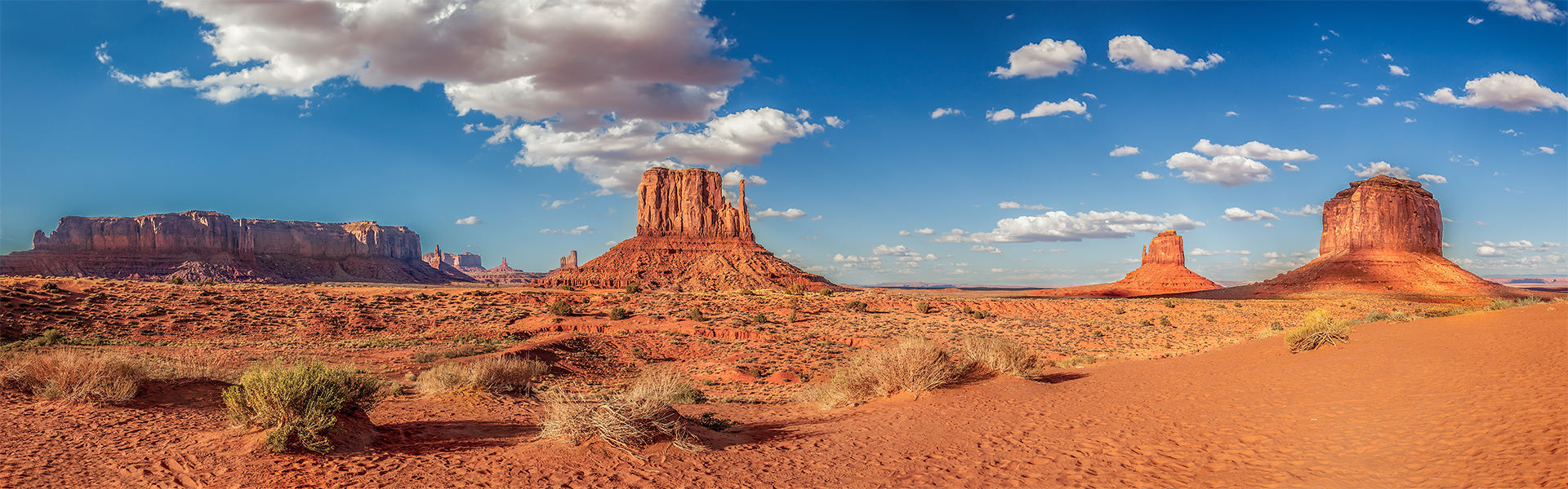 panoramic shot famous monument valley usa