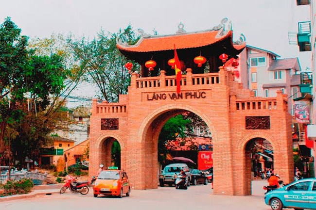 Van Phuc silk village