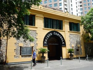 hoa lo prison entrance